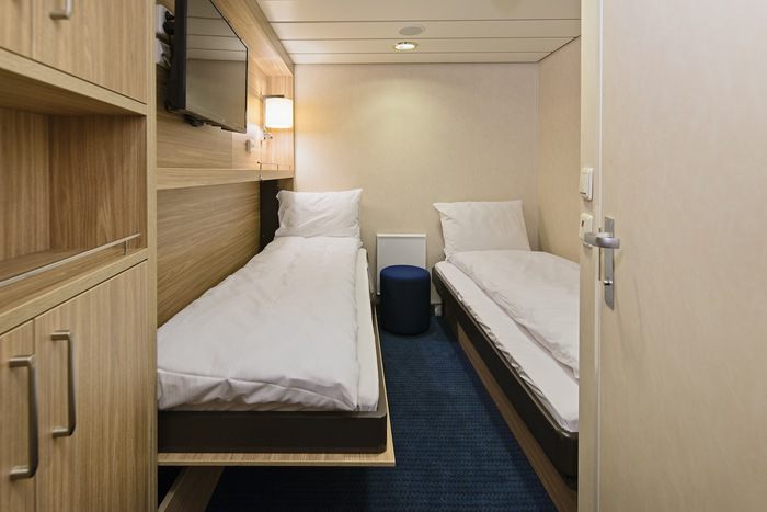 Polar Inside | Twin on promenade deck
